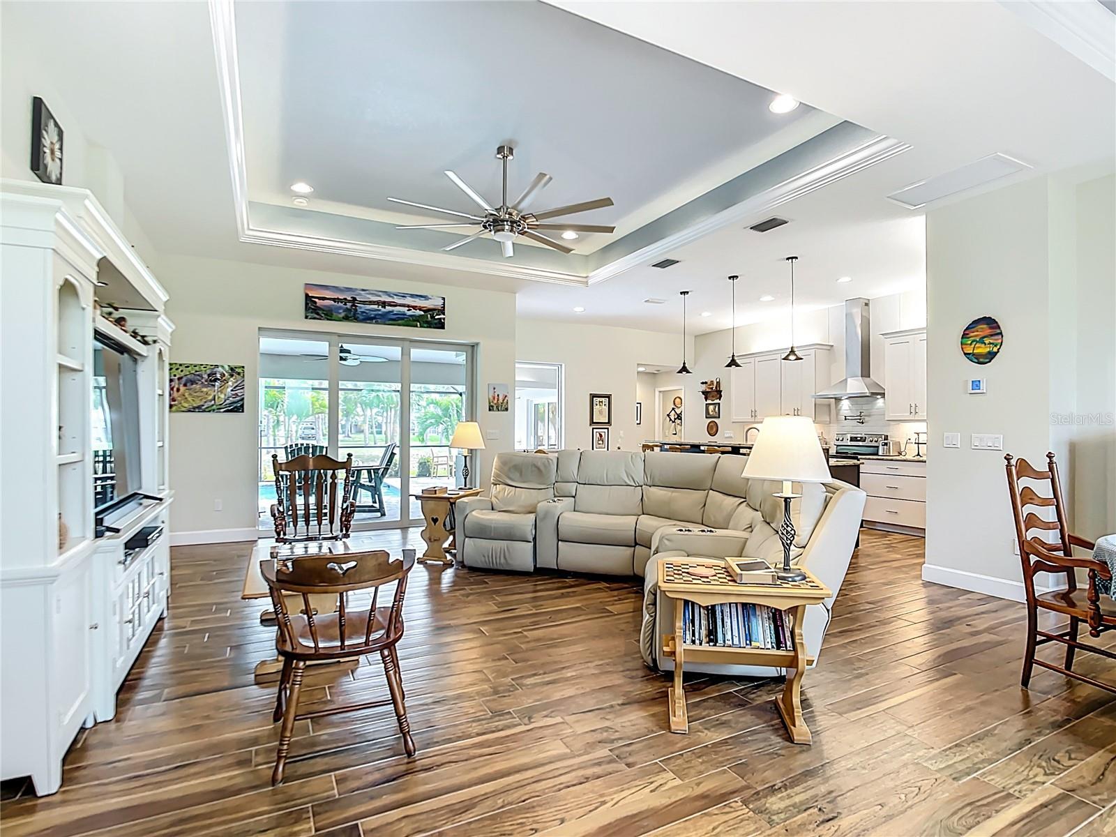 ROTONDA WEST BROADMOOR - Residential