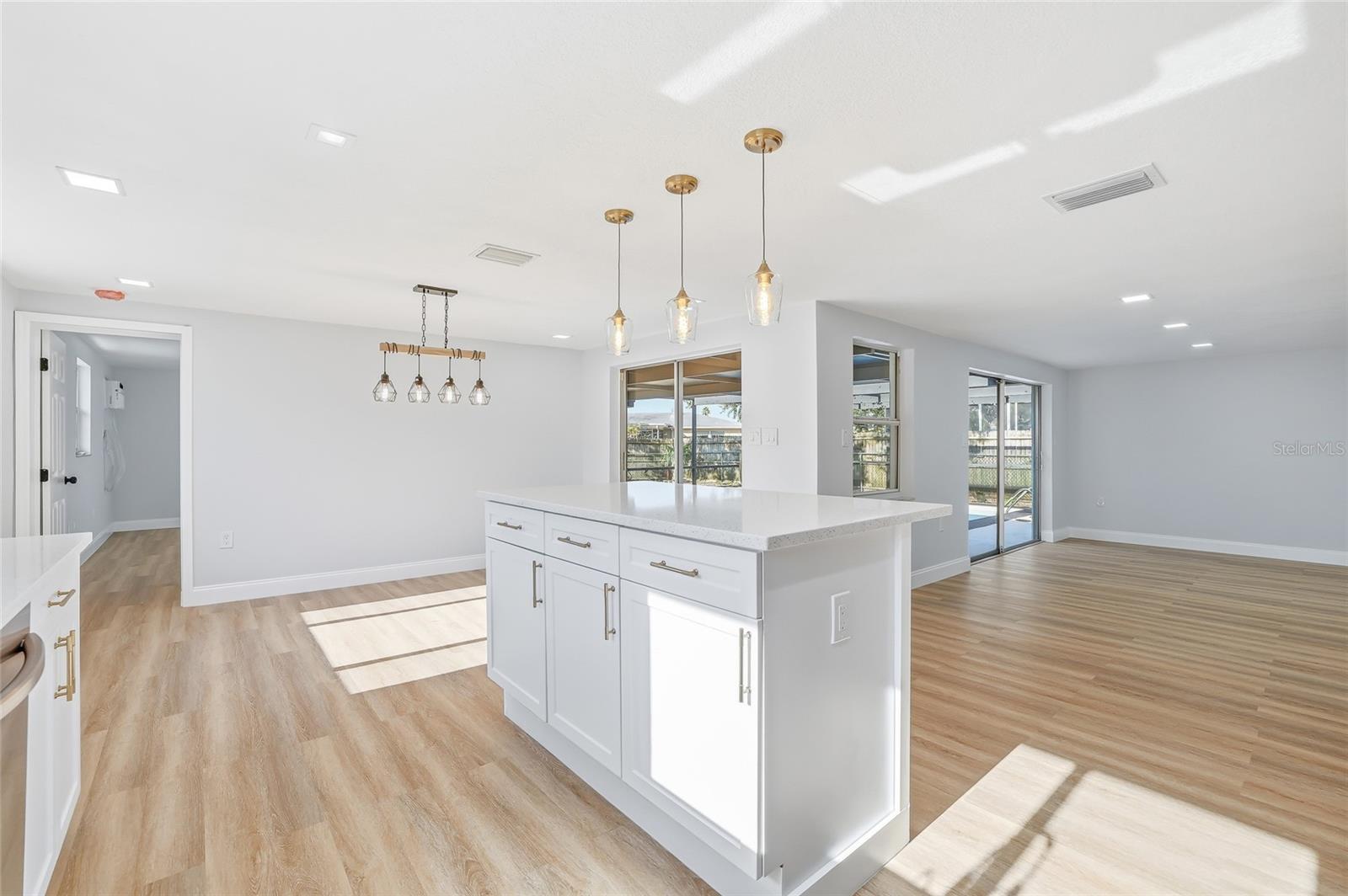 REGENCY PARK - Residential