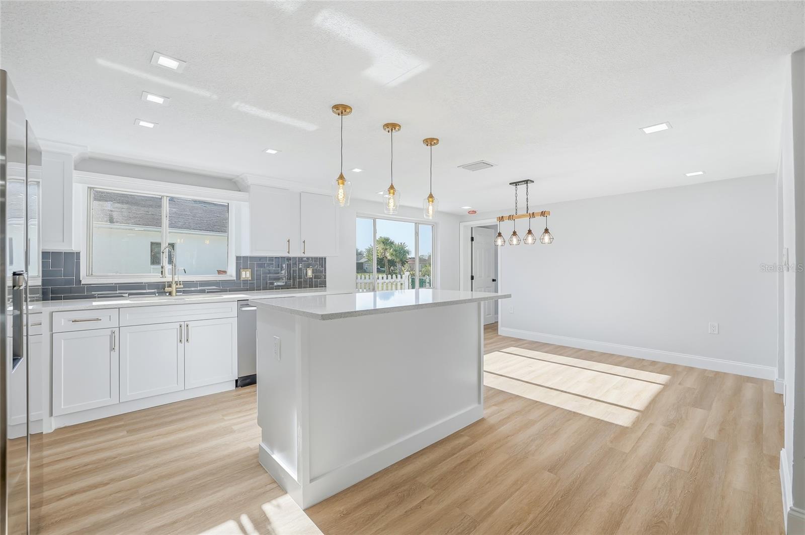 REGENCY PARK - Residential