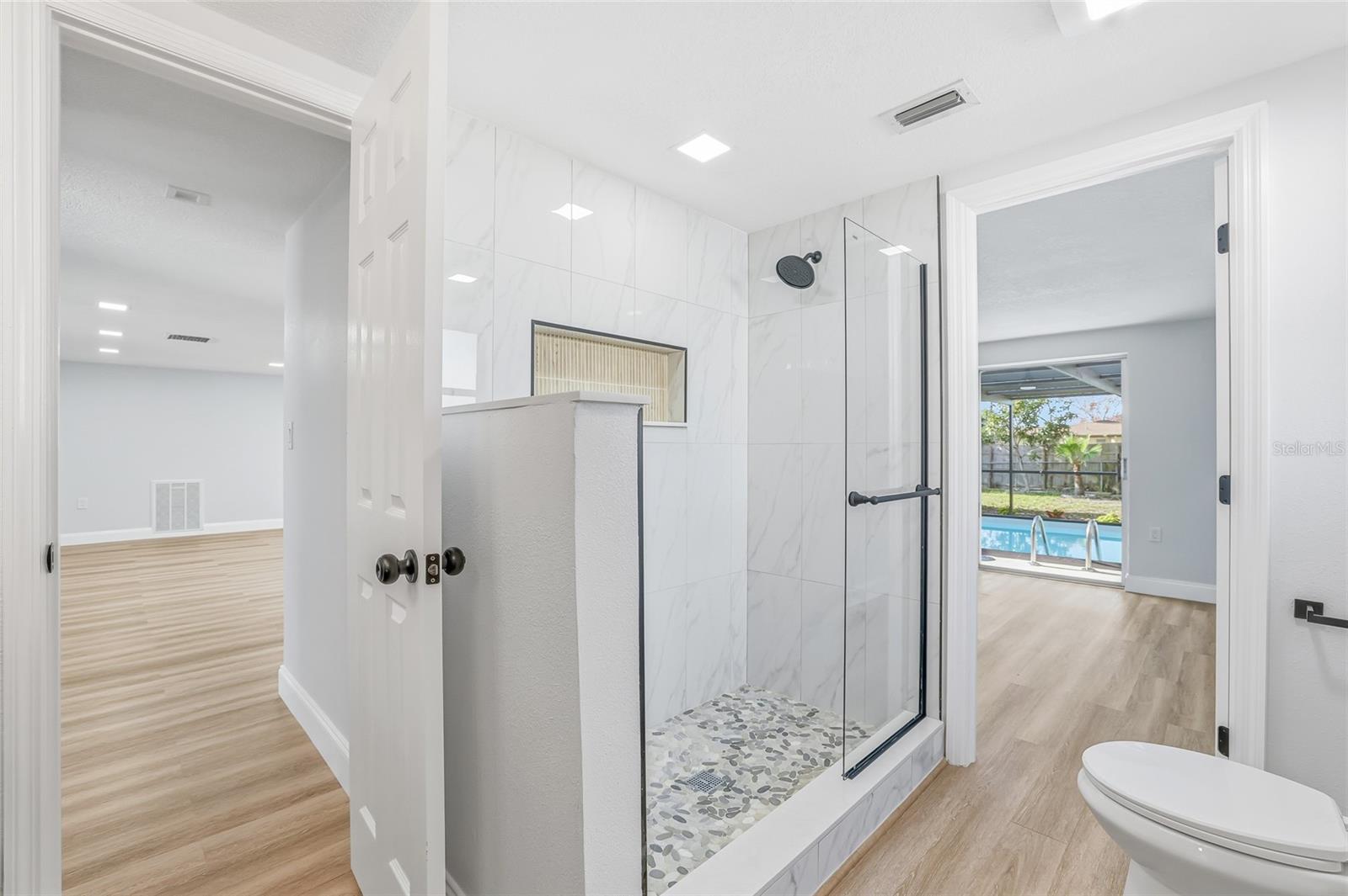 REGENCY PARK - Residential