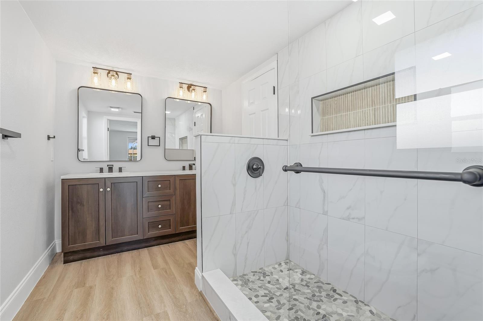 REGENCY PARK - Residential