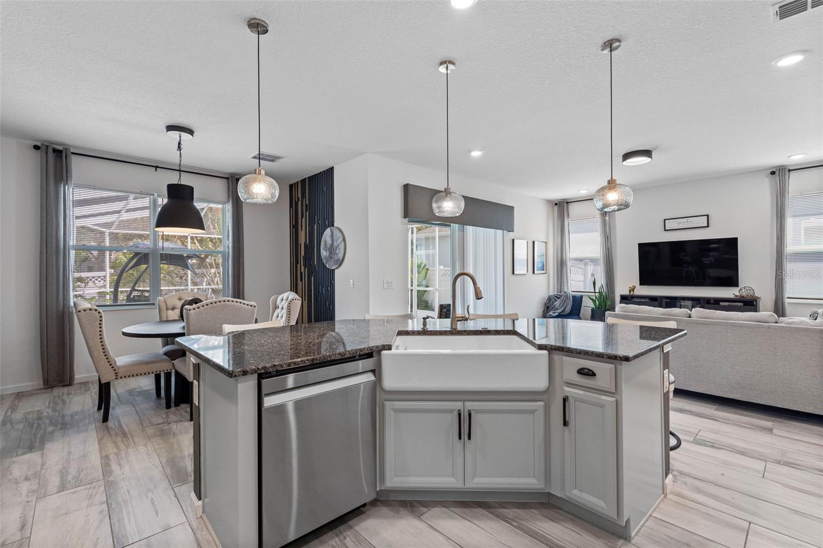 MIRABAY PRCL 8 - Residential