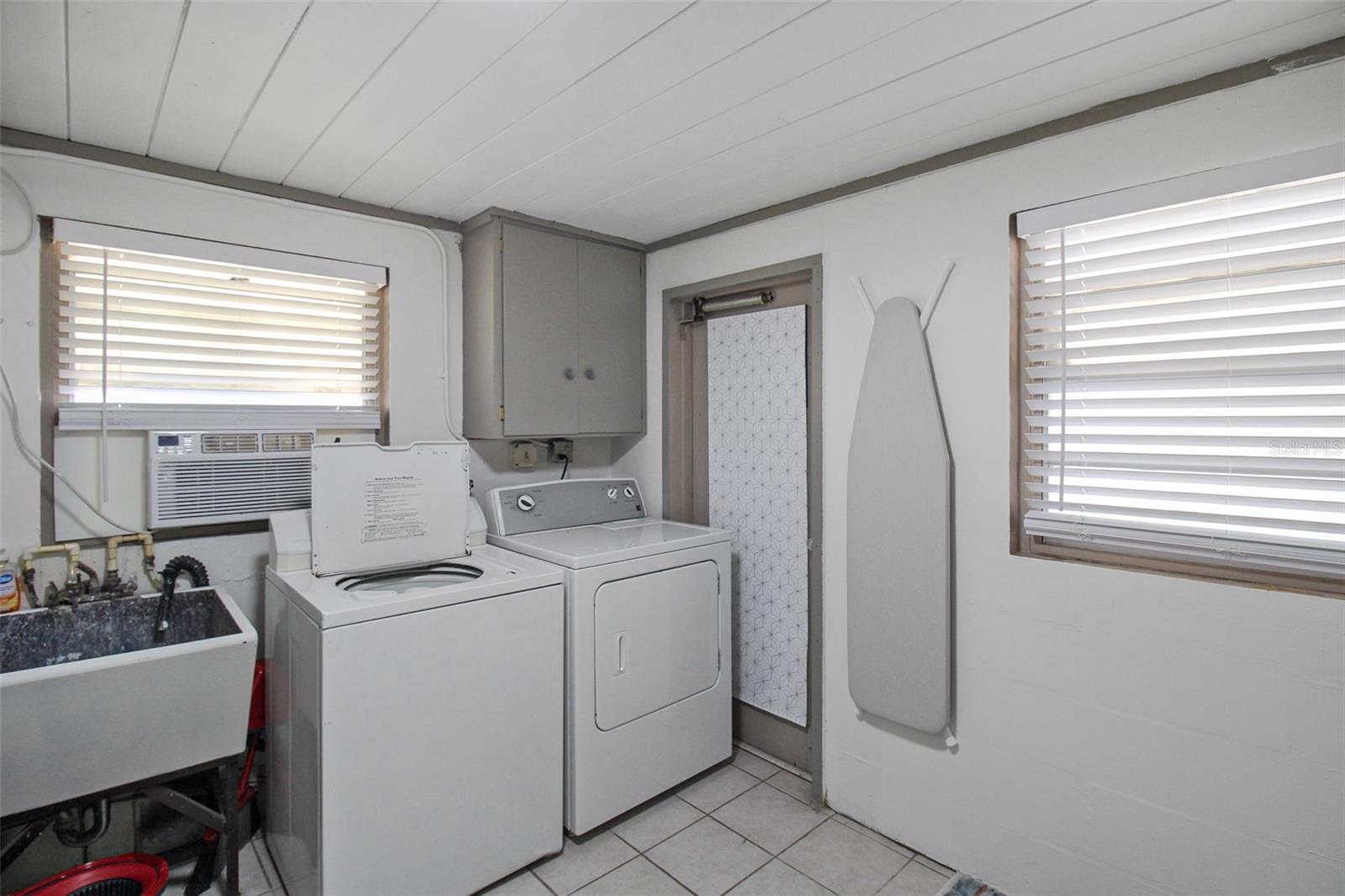 PINE ACRES - Residential Lease