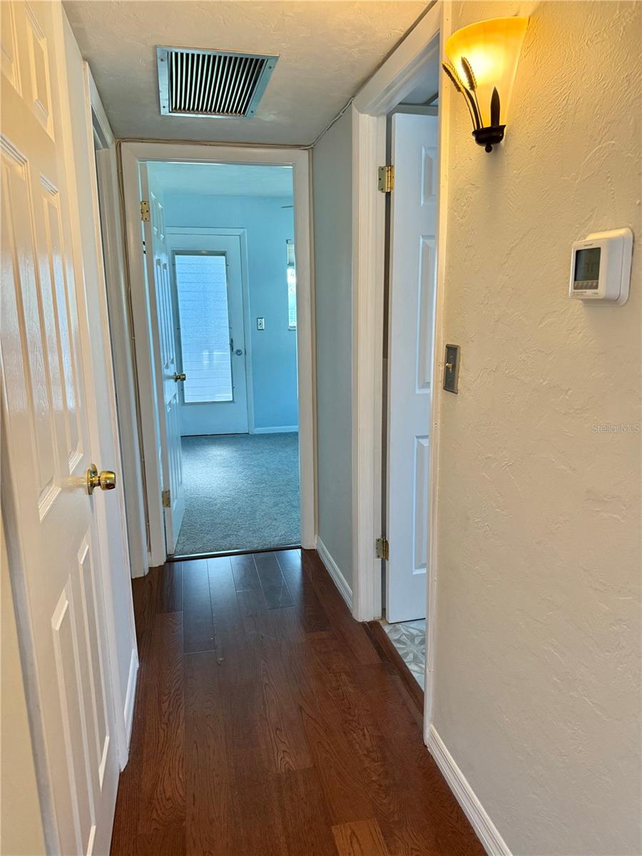 SEMINOLE GARDEN APTS CO-OP - Residential Lease