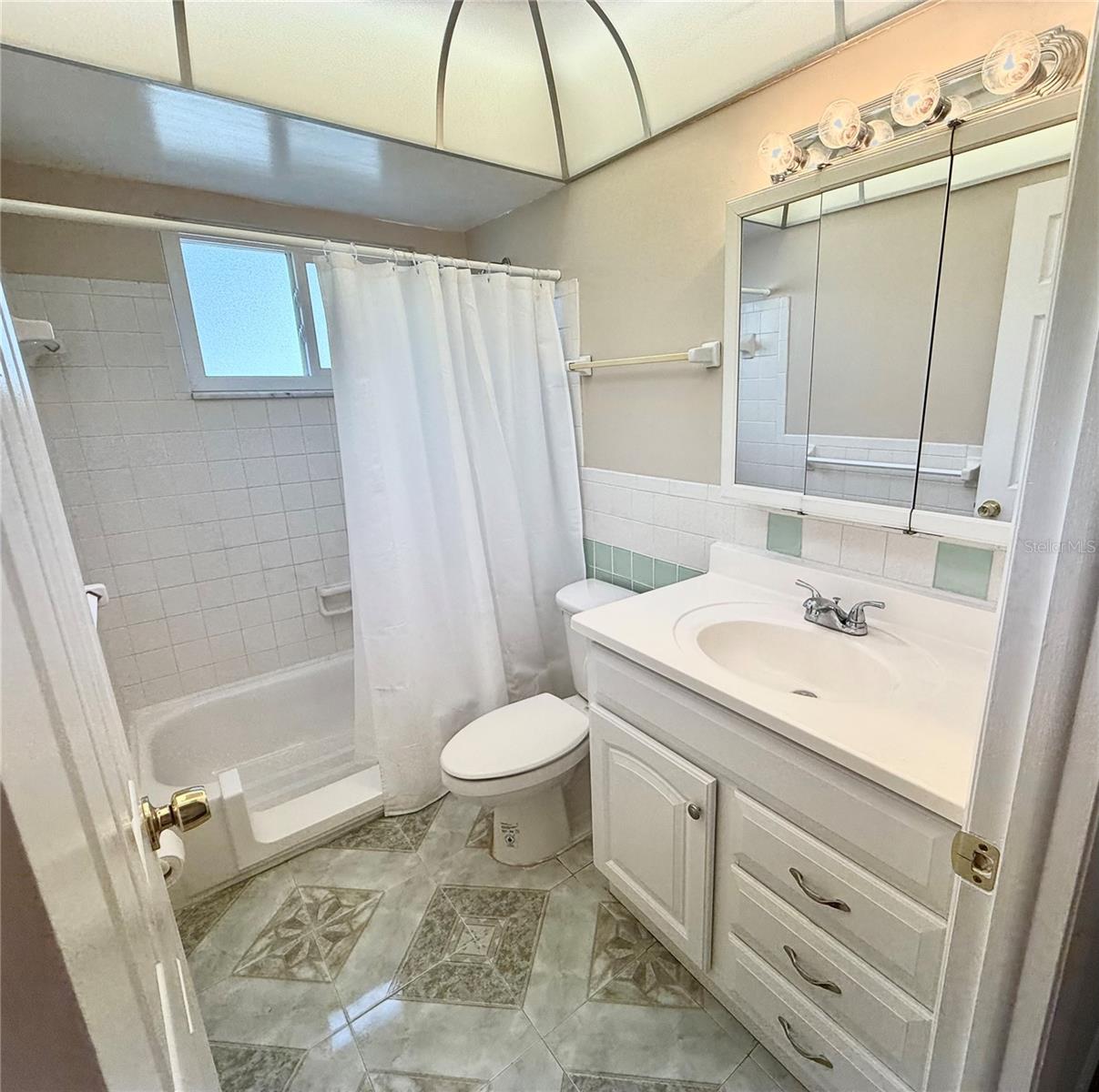 SEMINOLE GARDEN APTS CO-OP - Residential Lease