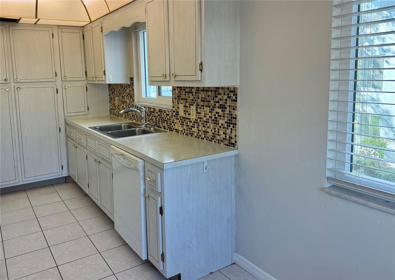 SEMINOLE GARDEN APTS CO-OP - Residential Lease