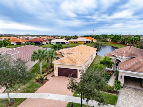 A home in WIMAUMA