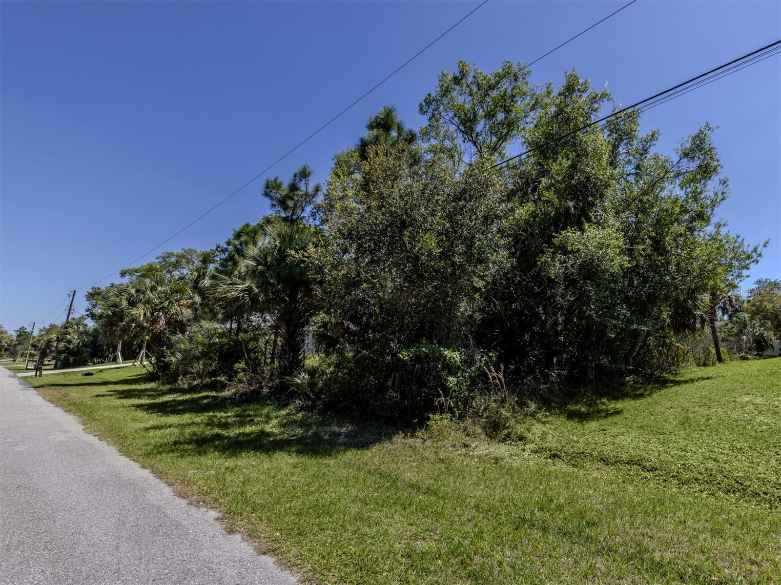 PORT CHARLOTTE SUB 11 - Land