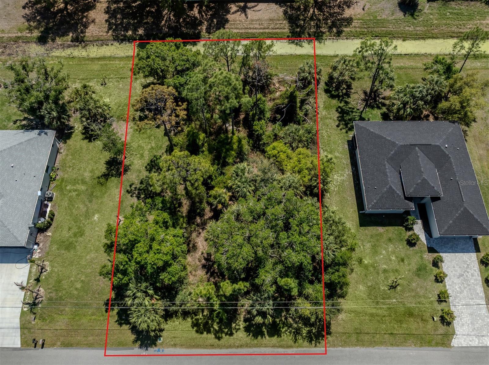 PORT CHARLOTTE SUB 11 - Land