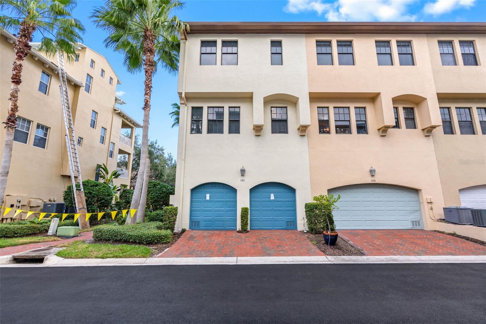 WESTSHORE YACHT CLUB TWNHMS - Residential Lease