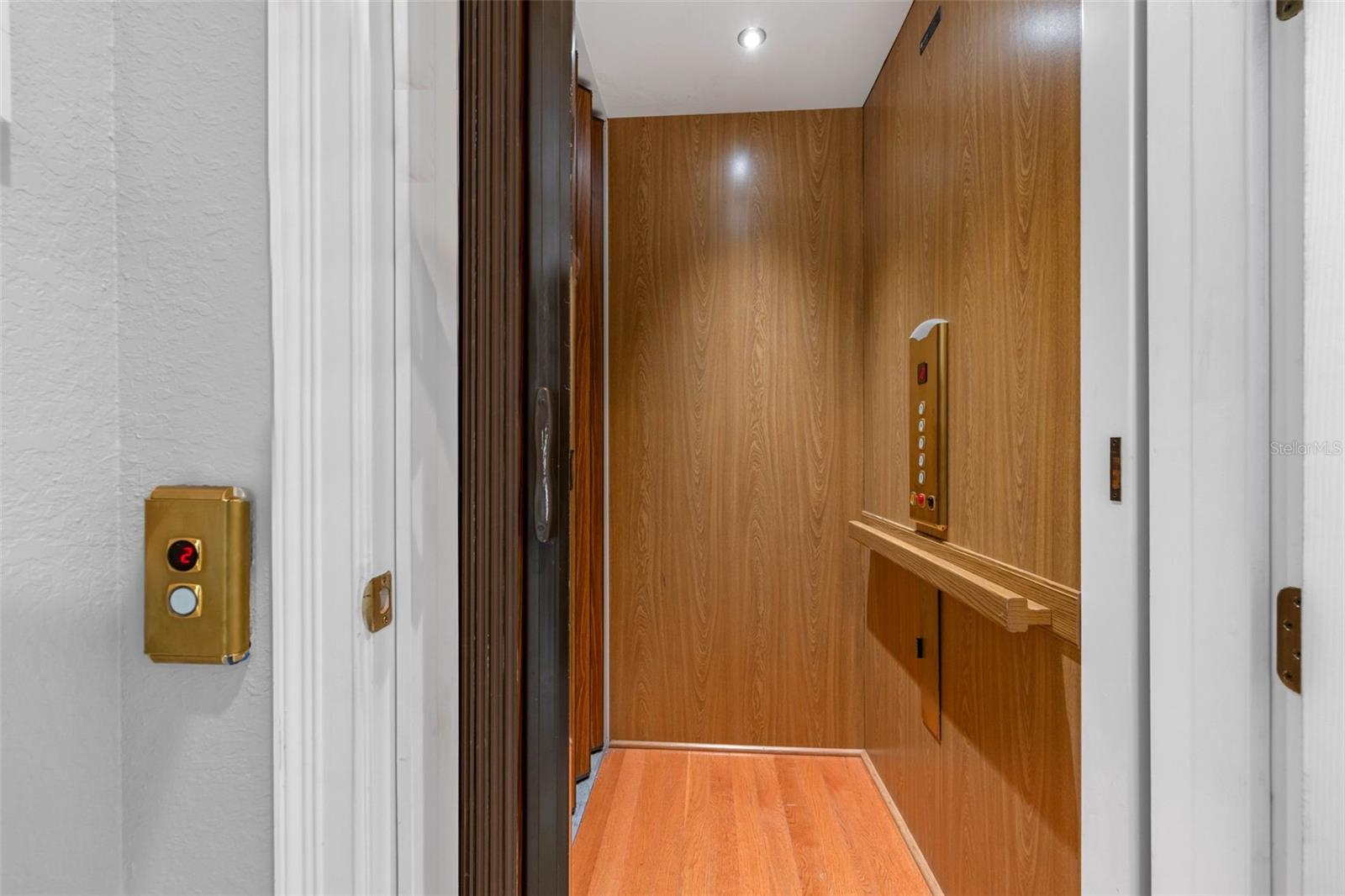 WESTSHORE YACHT CLUB TWNHMS - Residential Lease