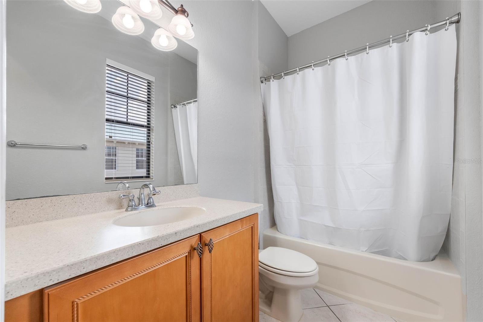 WESTSHORE YACHT CLUB TWNHMS - Residential Lease