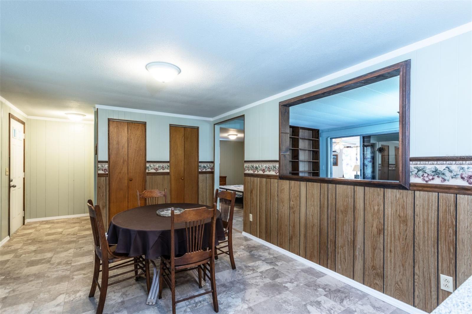 2548 SANDLEWOOD LANE