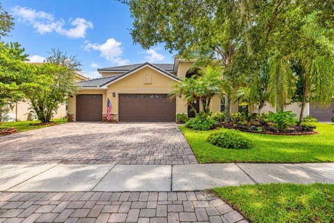 3713 Eagle Isle Circle, Kissimmee, FL 34746