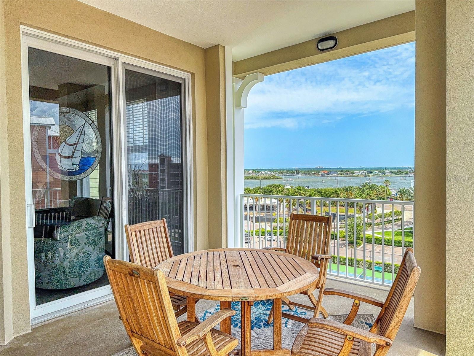 RIVERWALK - Residential