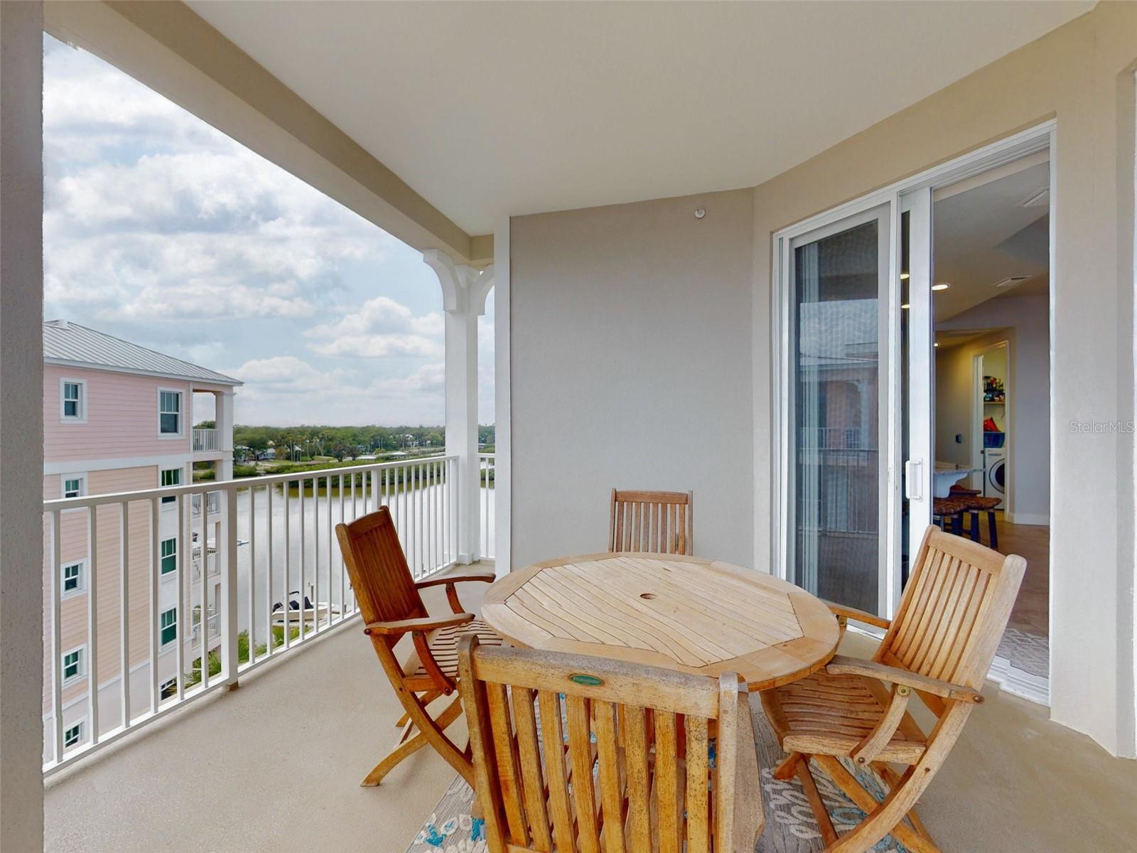 RIVERWALK - Residential