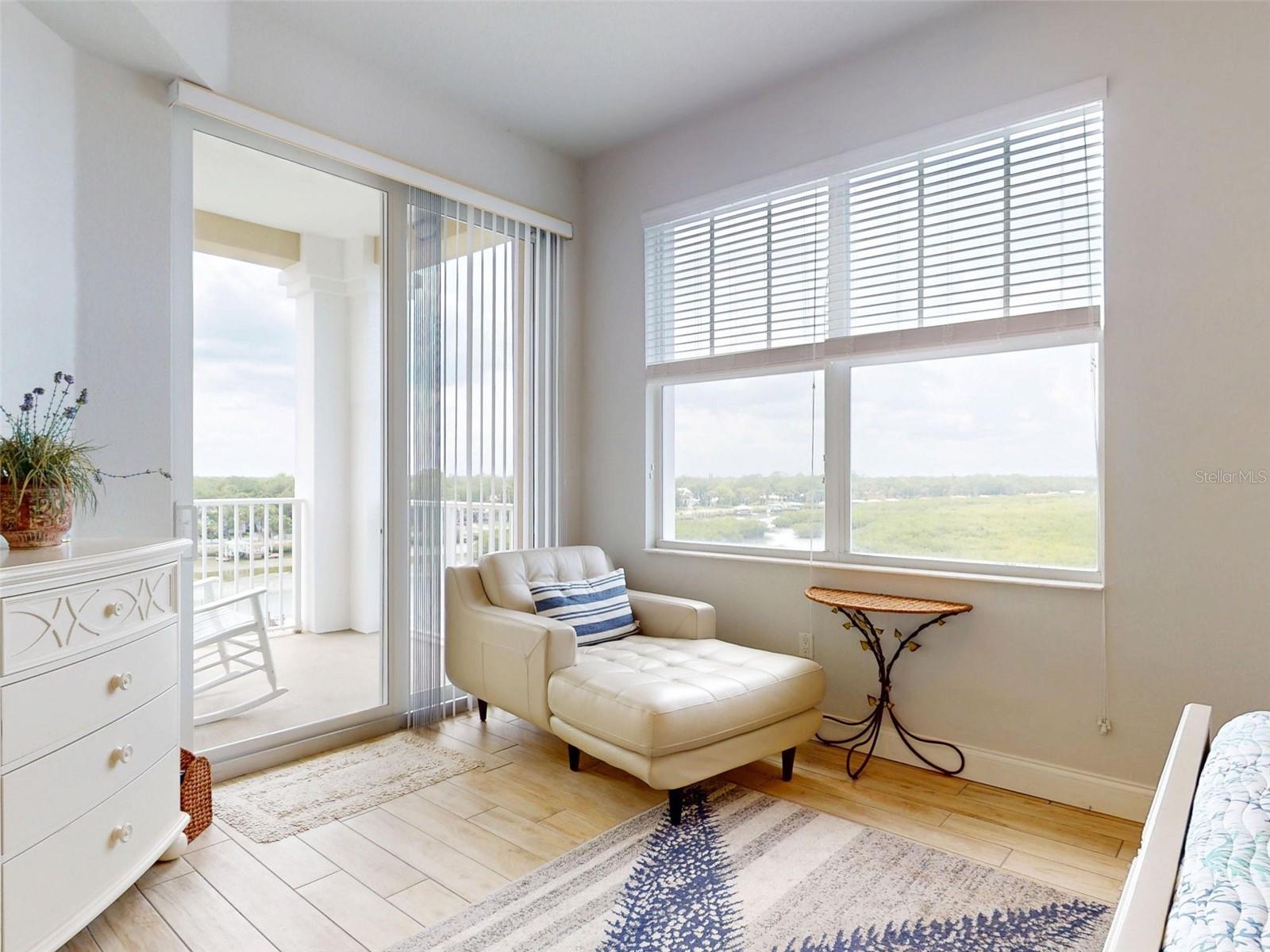 RIVERWALK - Residential