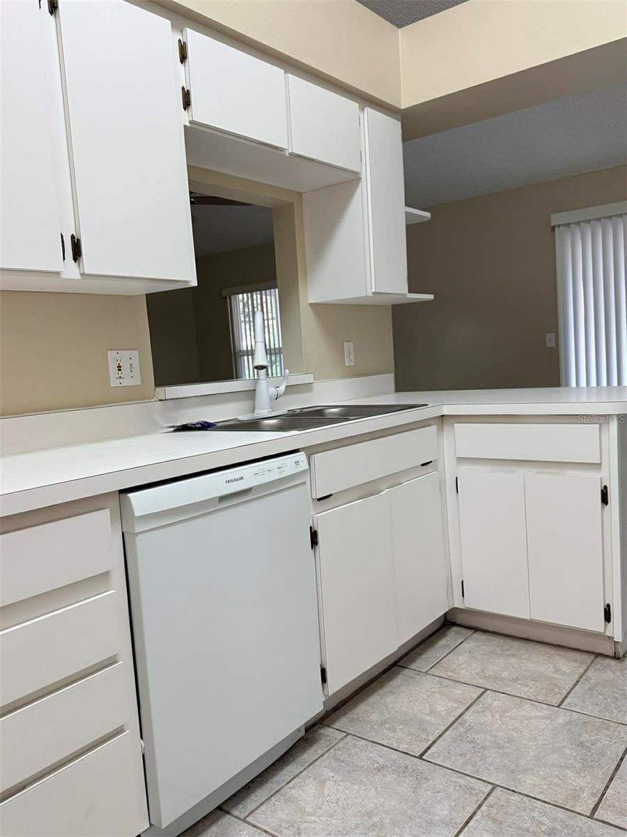 LAKEMONT HILLS PH II - Residential Lease