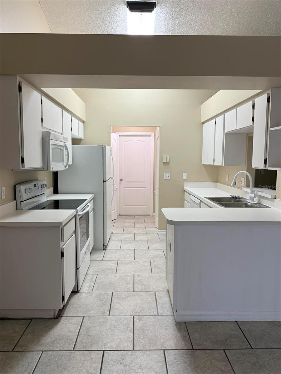 LAKEMONT HILLS PH II - Residential Lease