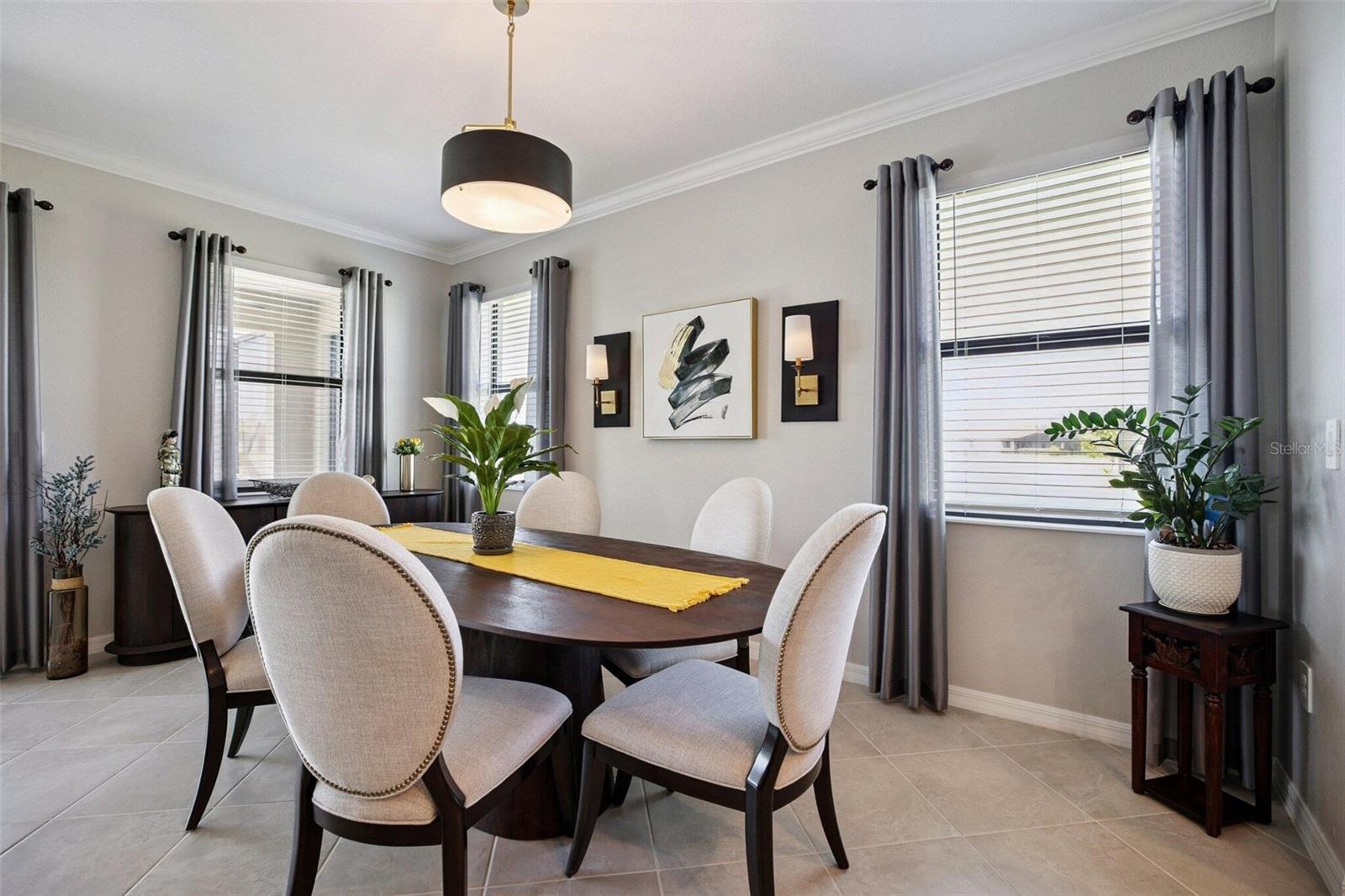 1885 CROSSVINE COURT