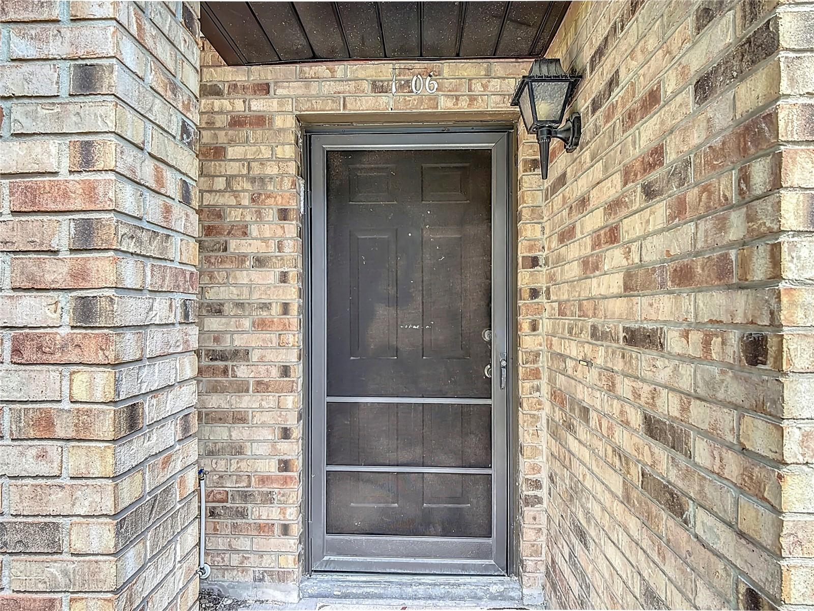 1806 FOXHALL CIRCLE 1806