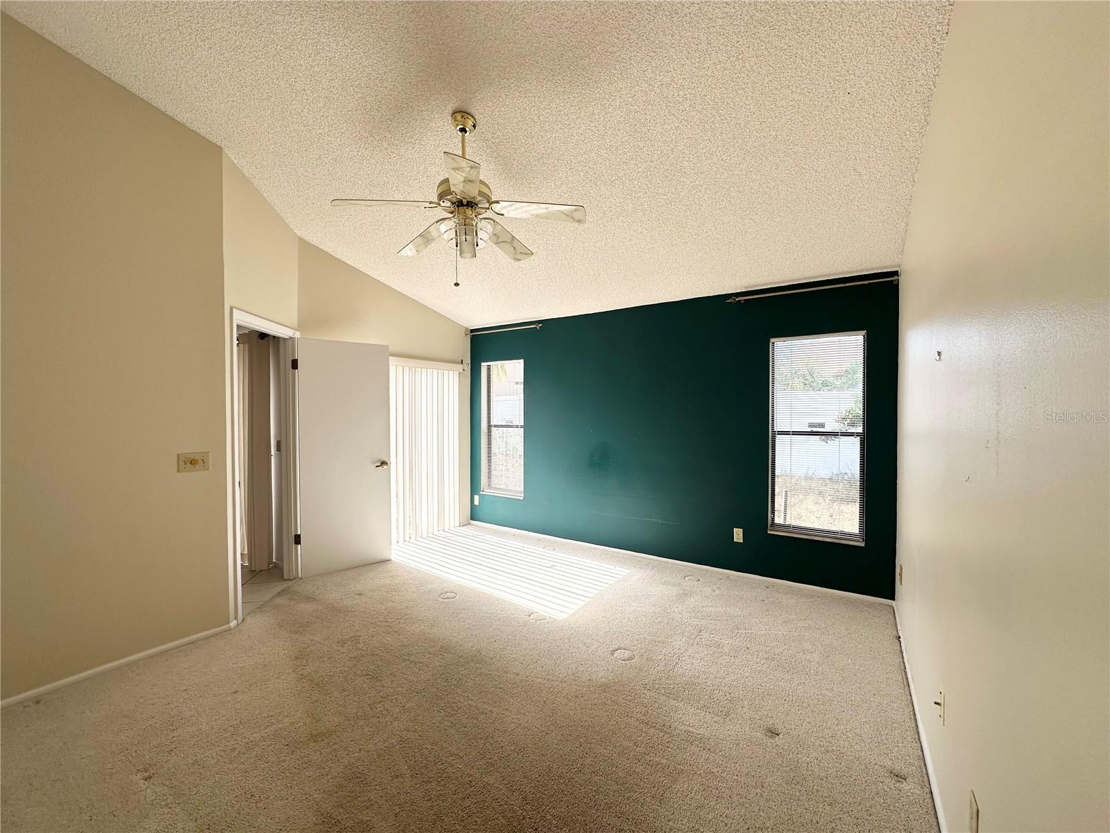 1571 MARGARETE CRESCENT DRIVE