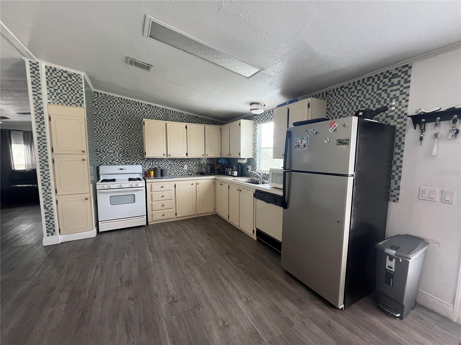 LAKE HAVEN ACRES - Residential