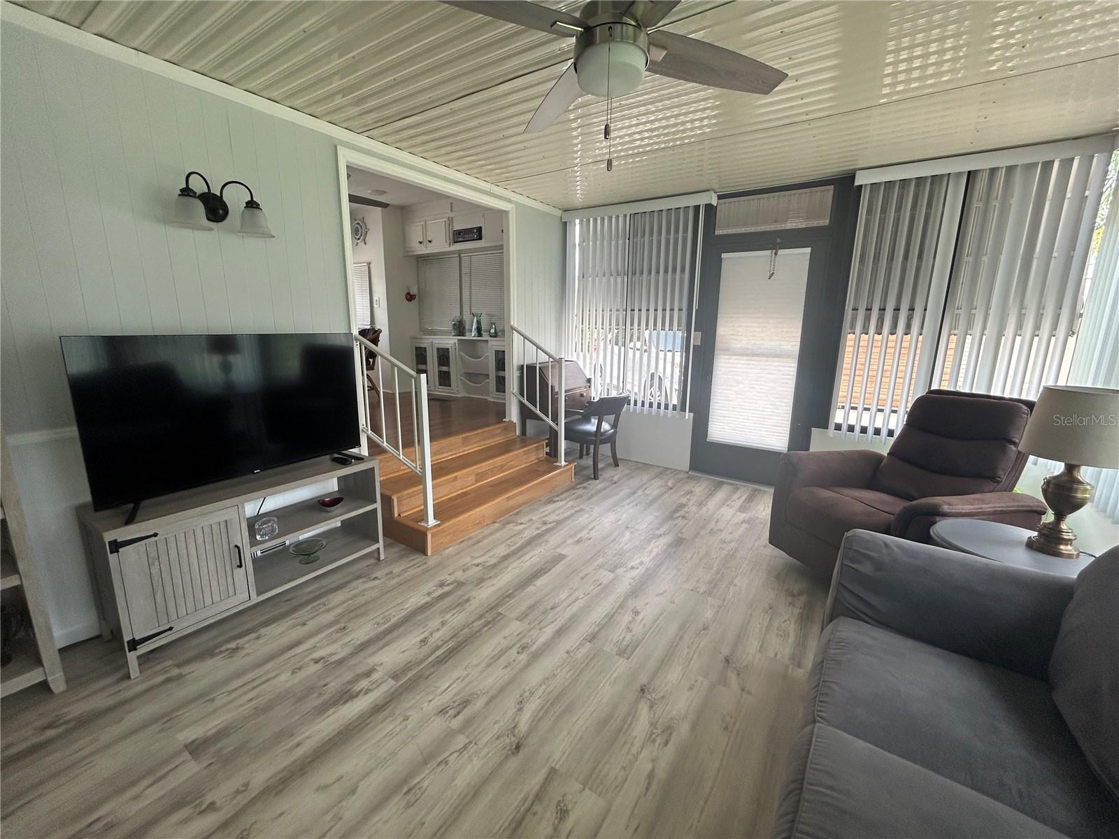 SADDLEBAG LAKE - Residential