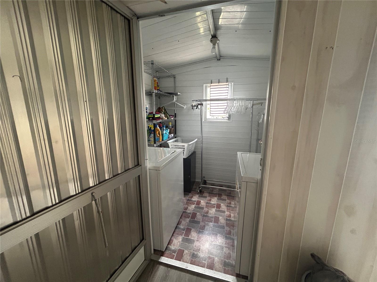 SADDLEBAG LAKE - Residential