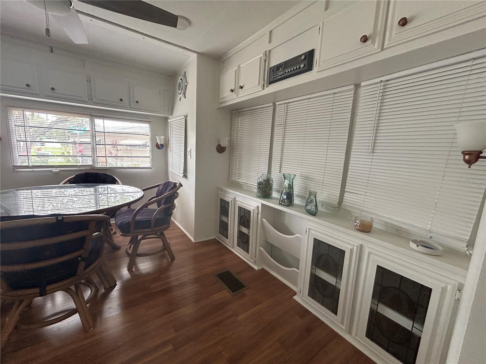 SADDLEBAG LAKE - Residential