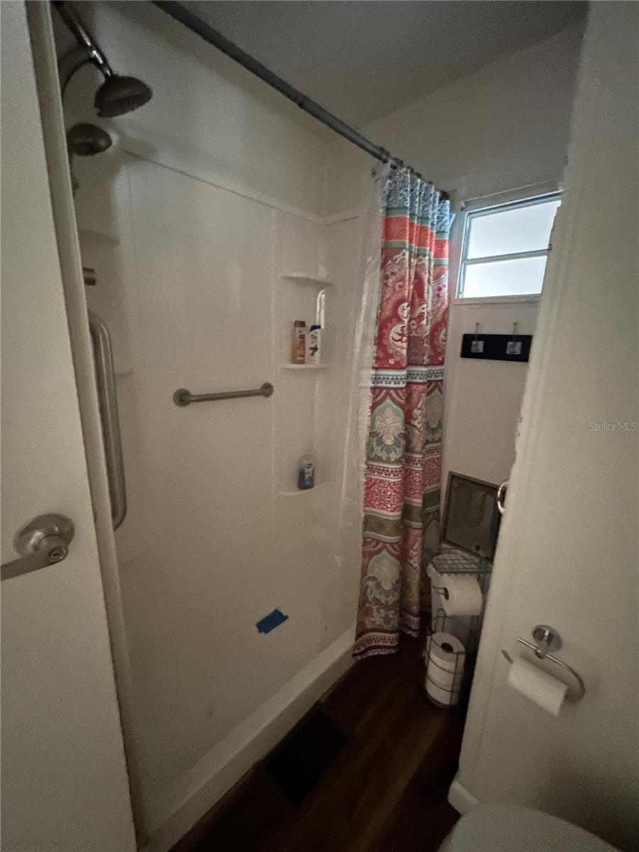 SADDLEBAG LAKE - Residential