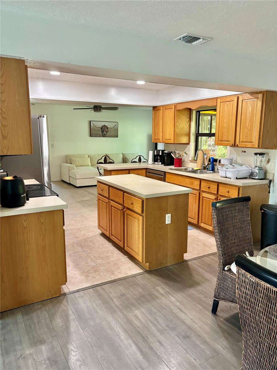 SOUTH VENICE - Residential