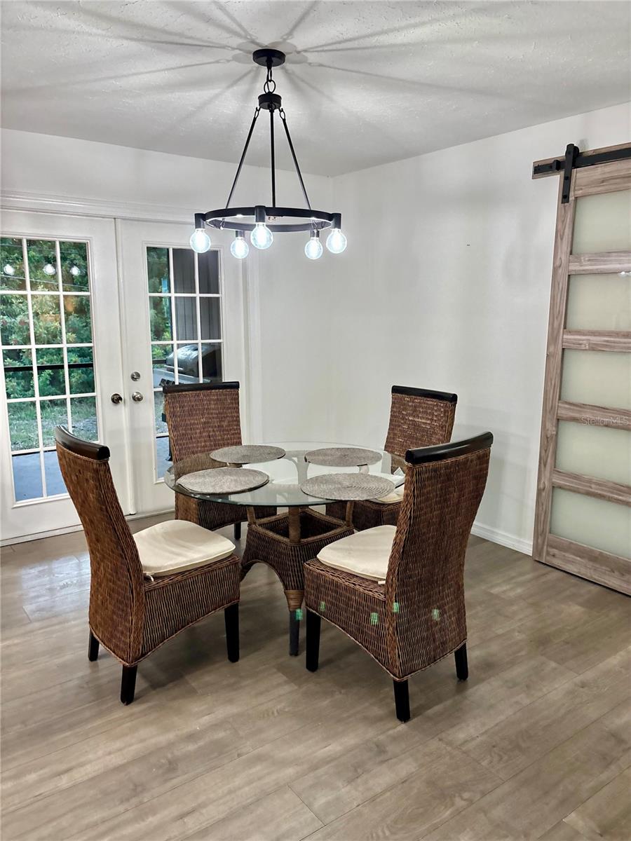 SOUTH VENICE - Residential