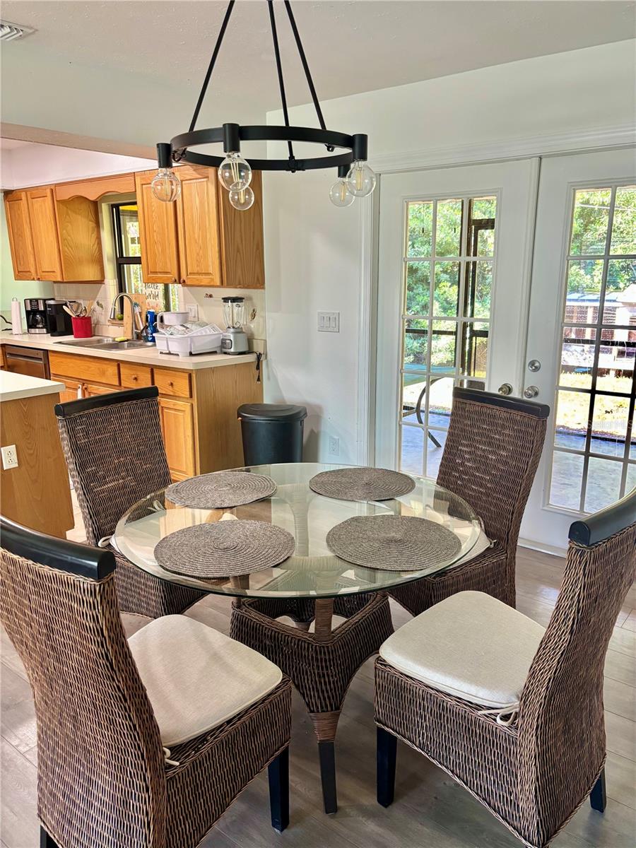 SOUTH VENICE - Residential