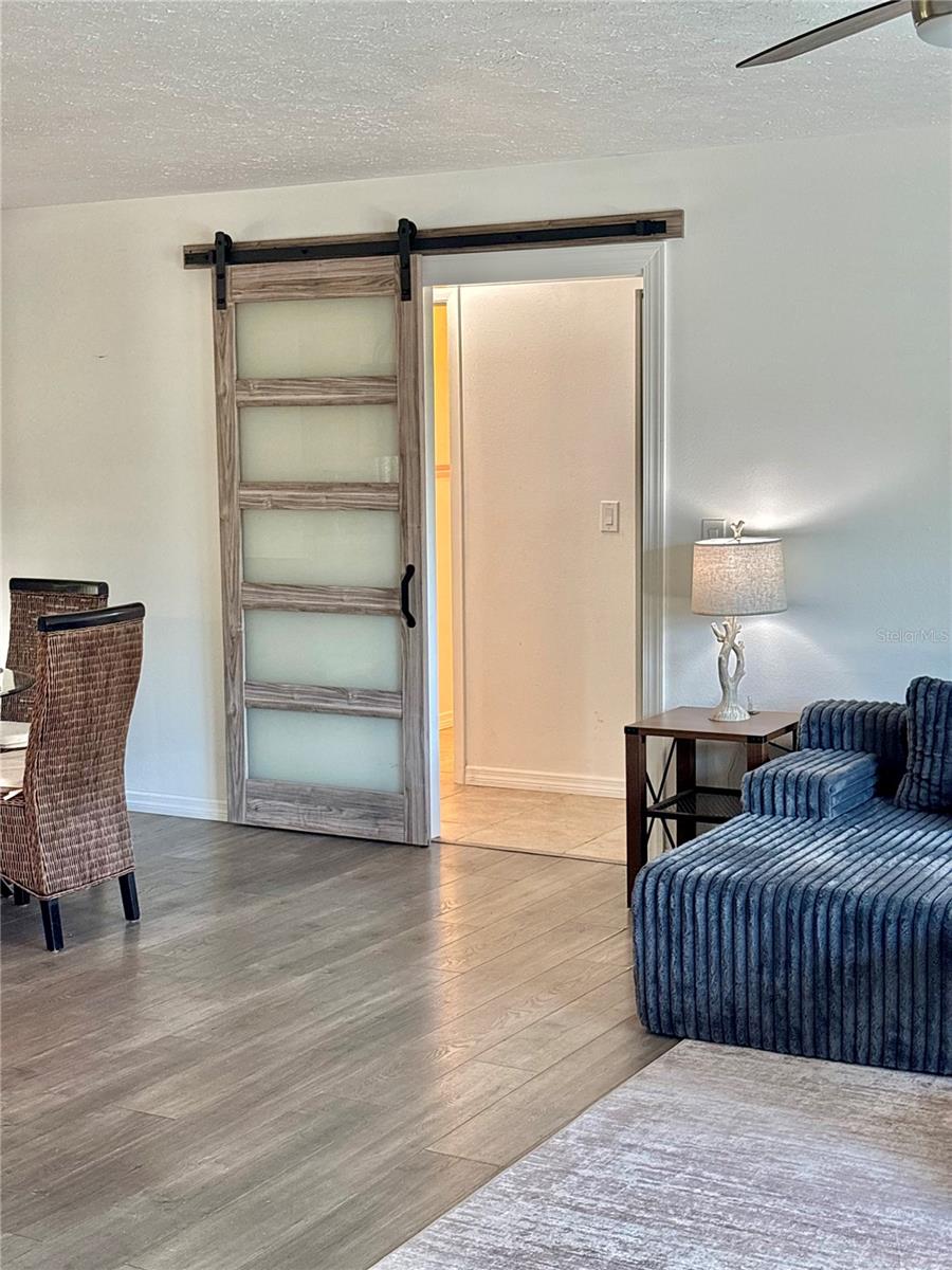 SOUTH VENICE - Residential