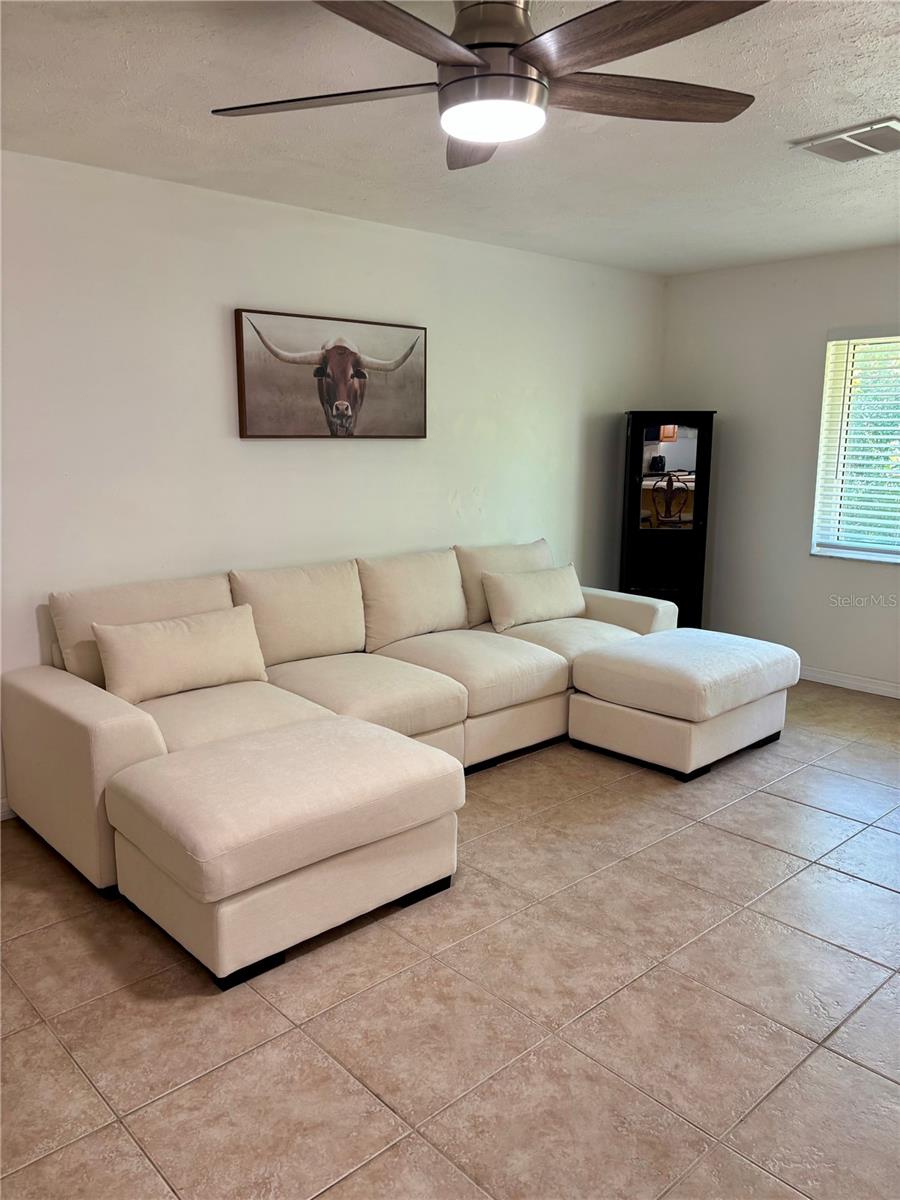 SOUTH VENICE - Residential