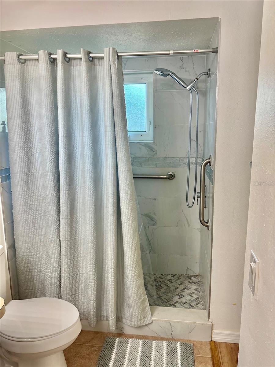 SOUTH VENICE - Residential