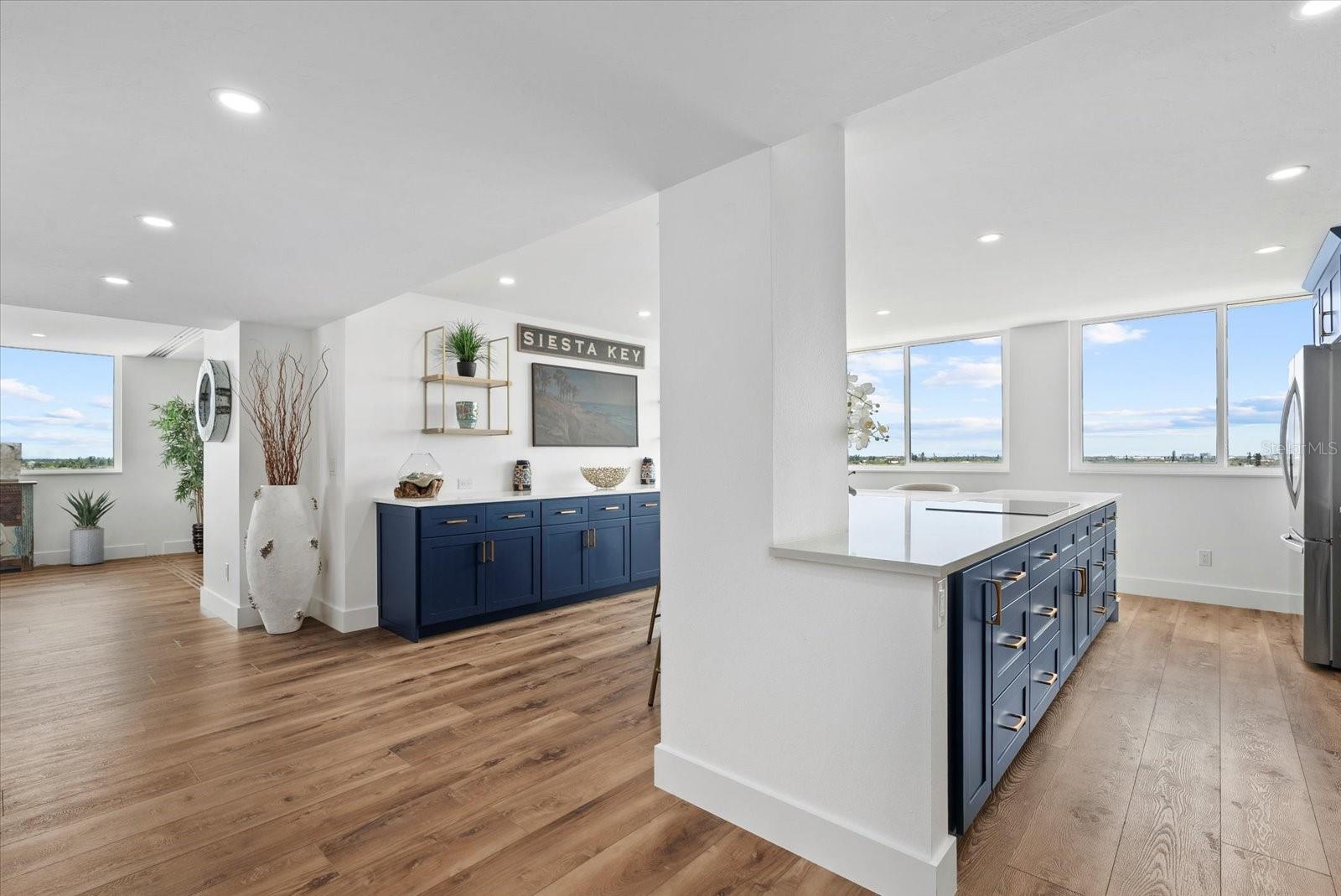 SIESTA TOWERS - Residential