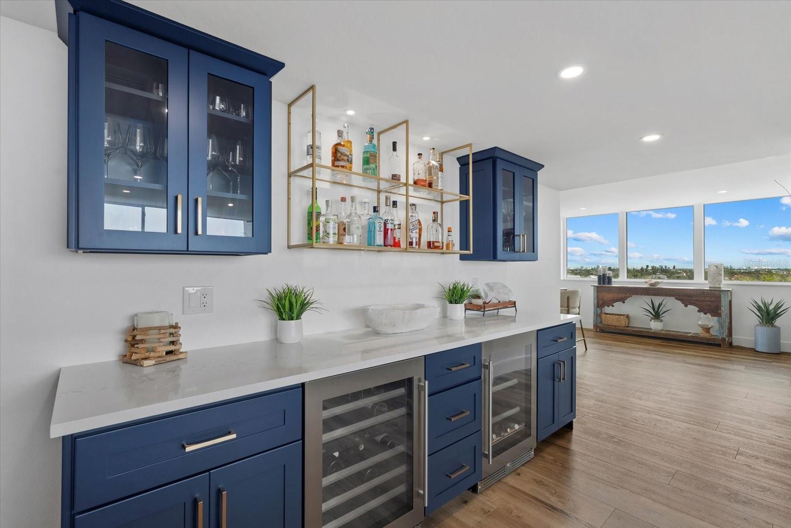 SIESTA TOWERS - Residential