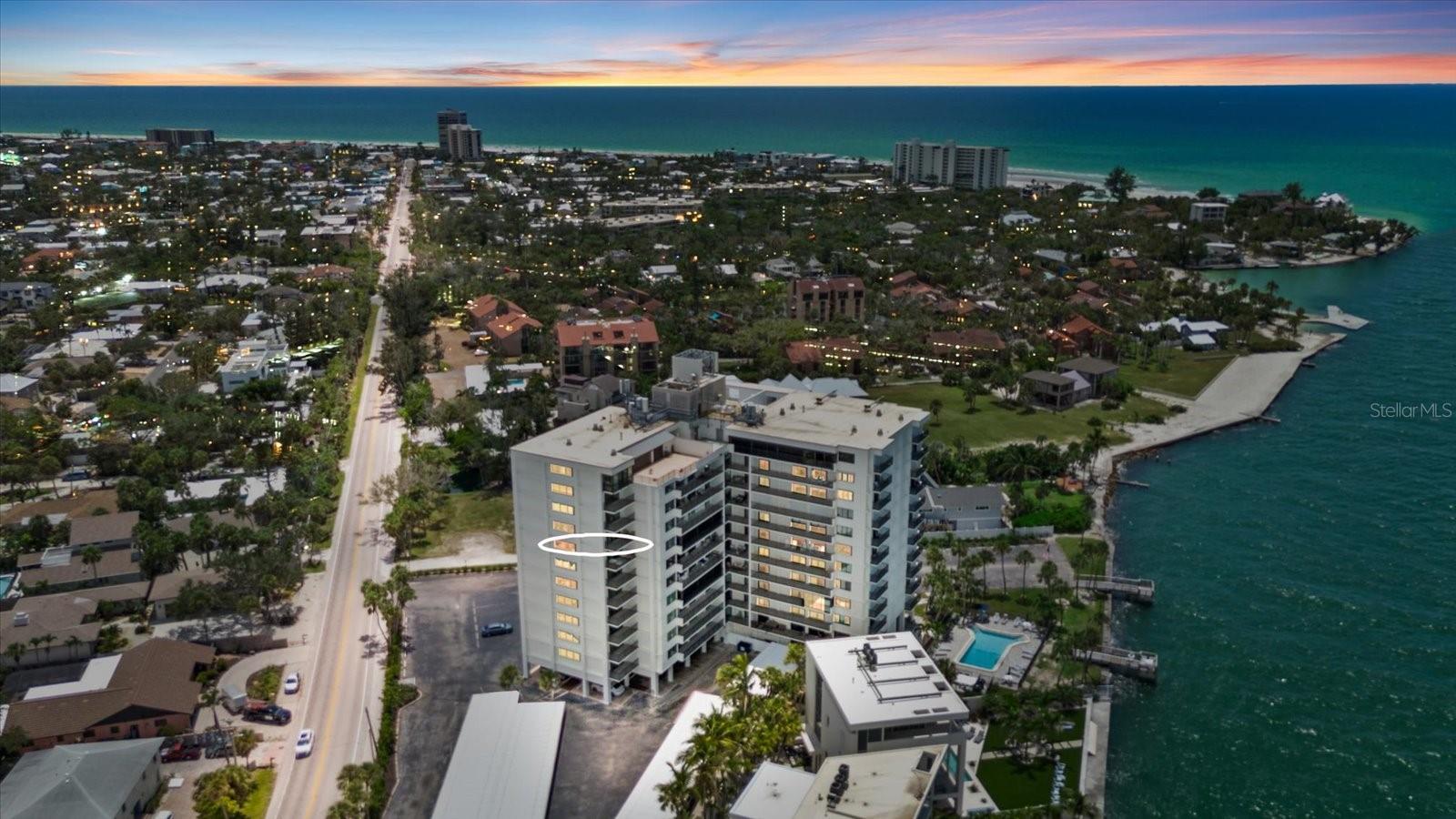 SIESTA TOWERS - Residential