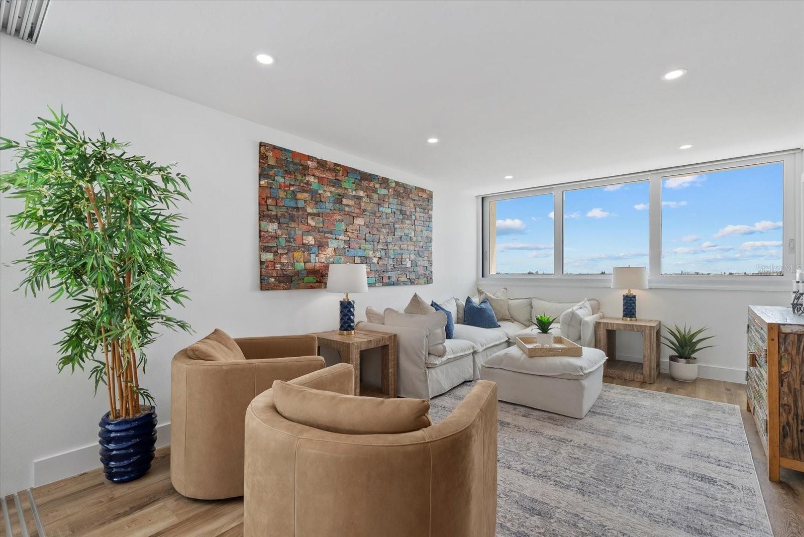 SIESTA TOWERS - Residential