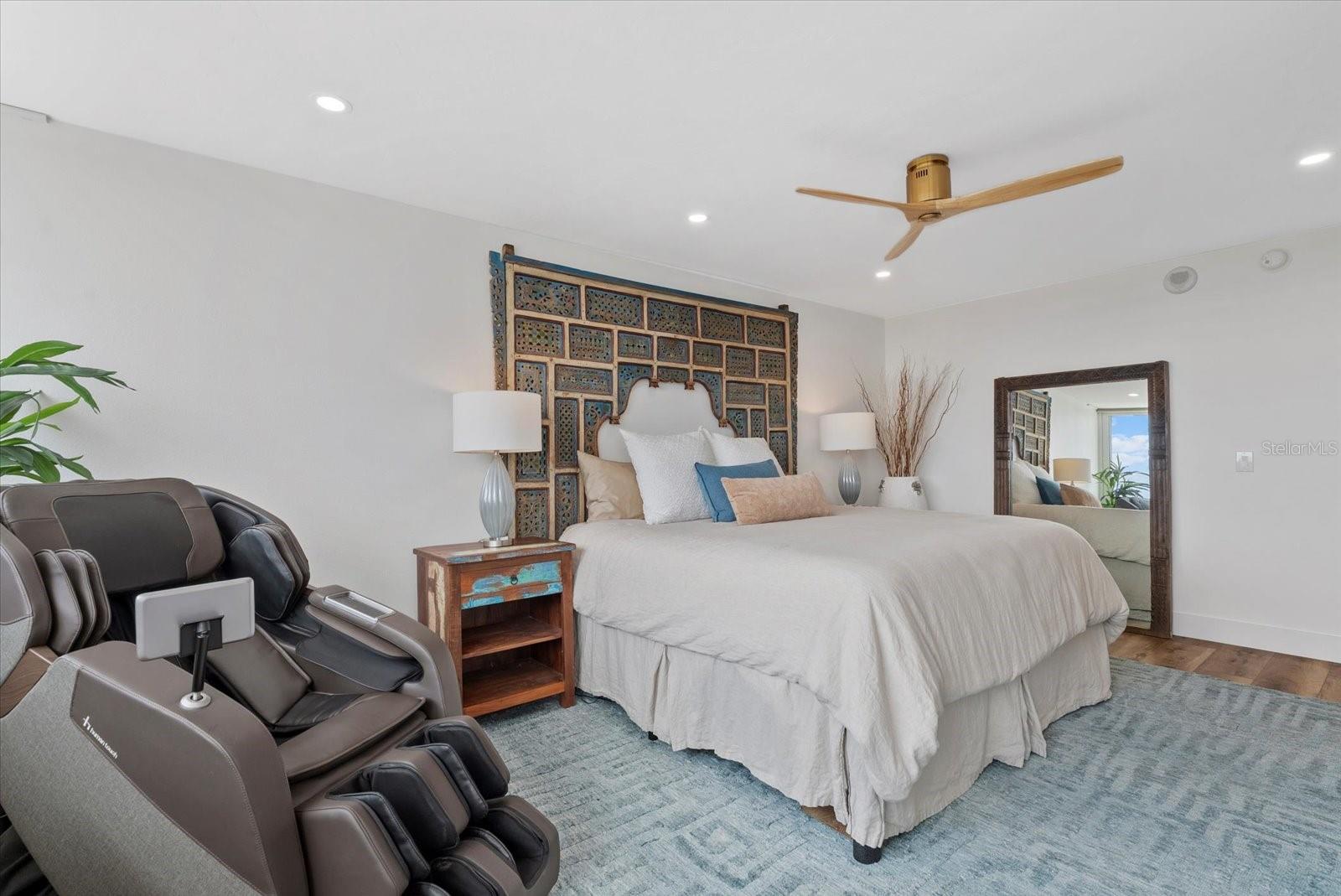 SIESTA TOWERS - Residential