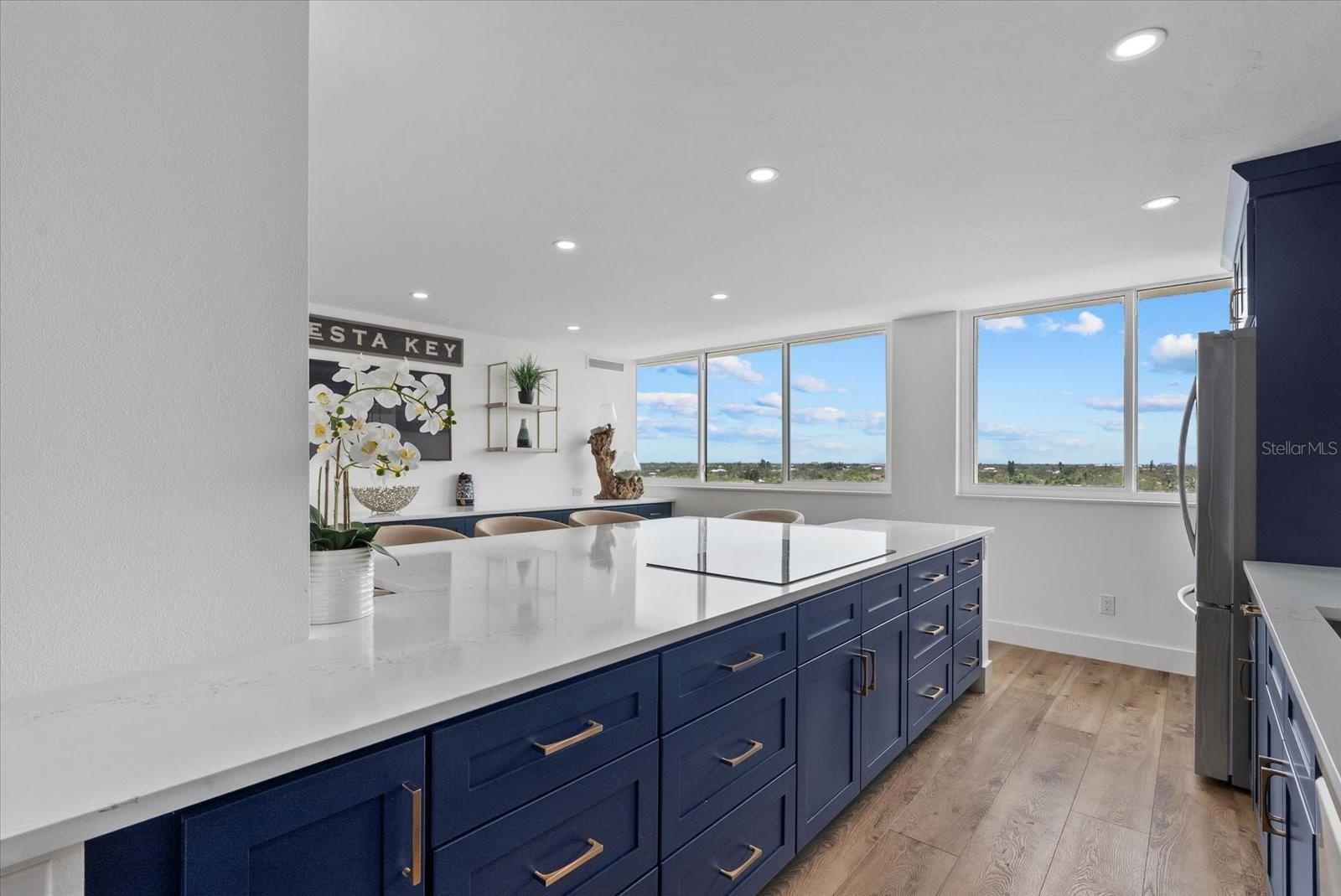 SIESTA TOWERS - Residential