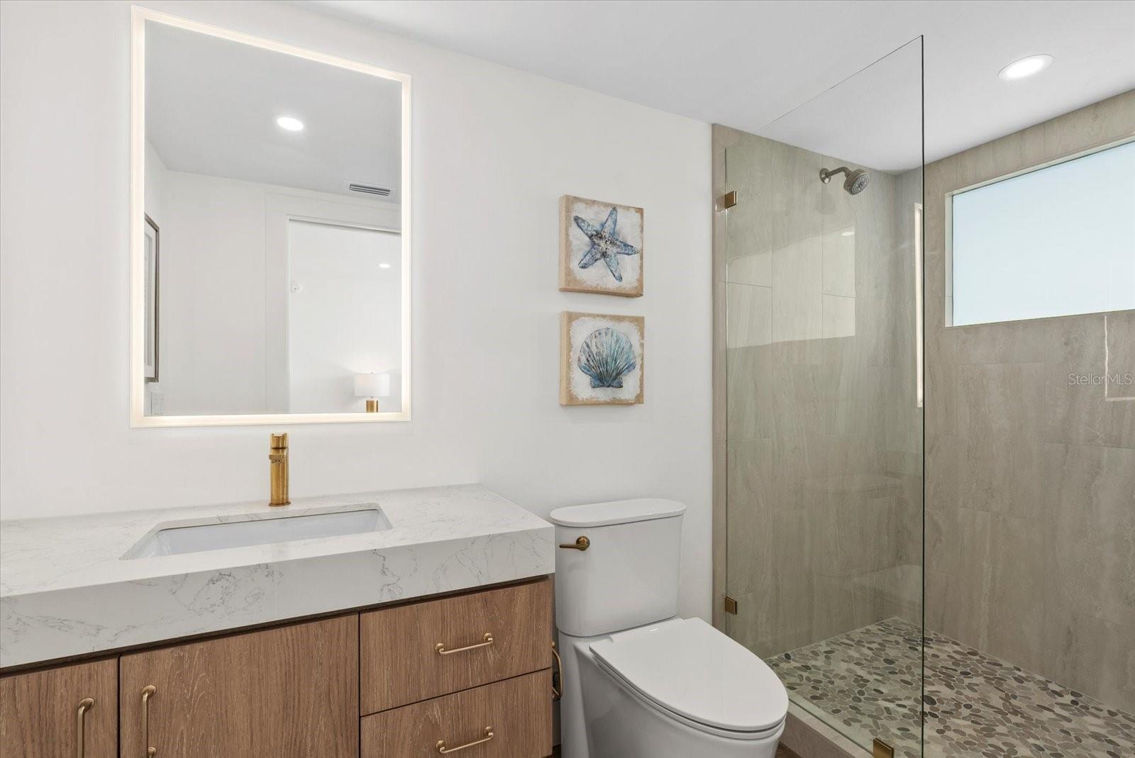 SIESTA TOWERS - Residential