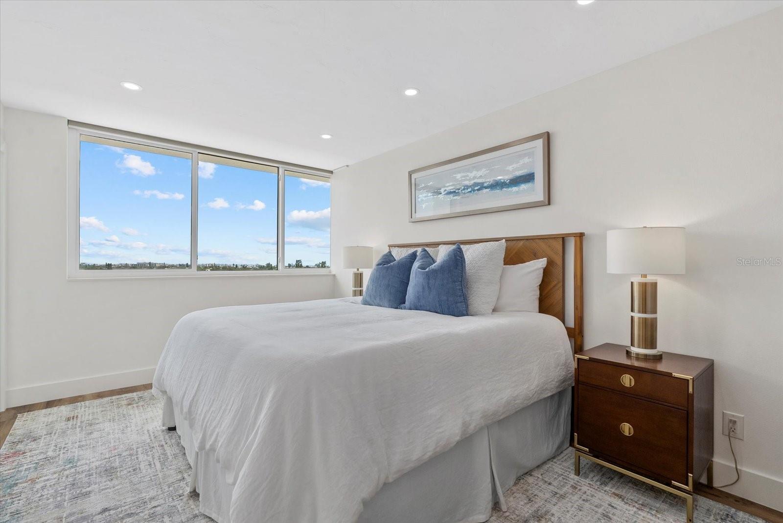 SIESTA TOWERS - Residential