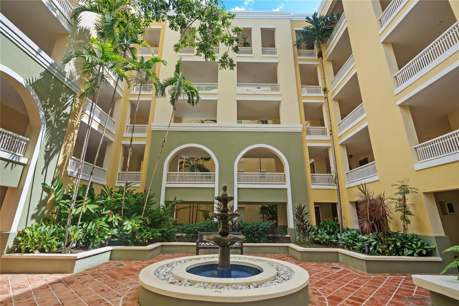 400 OCEAN DRIVE 444