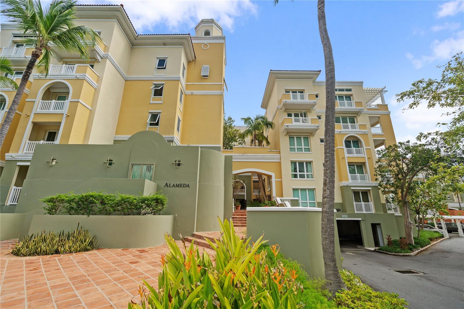 400 OCEAN DRIVE 444