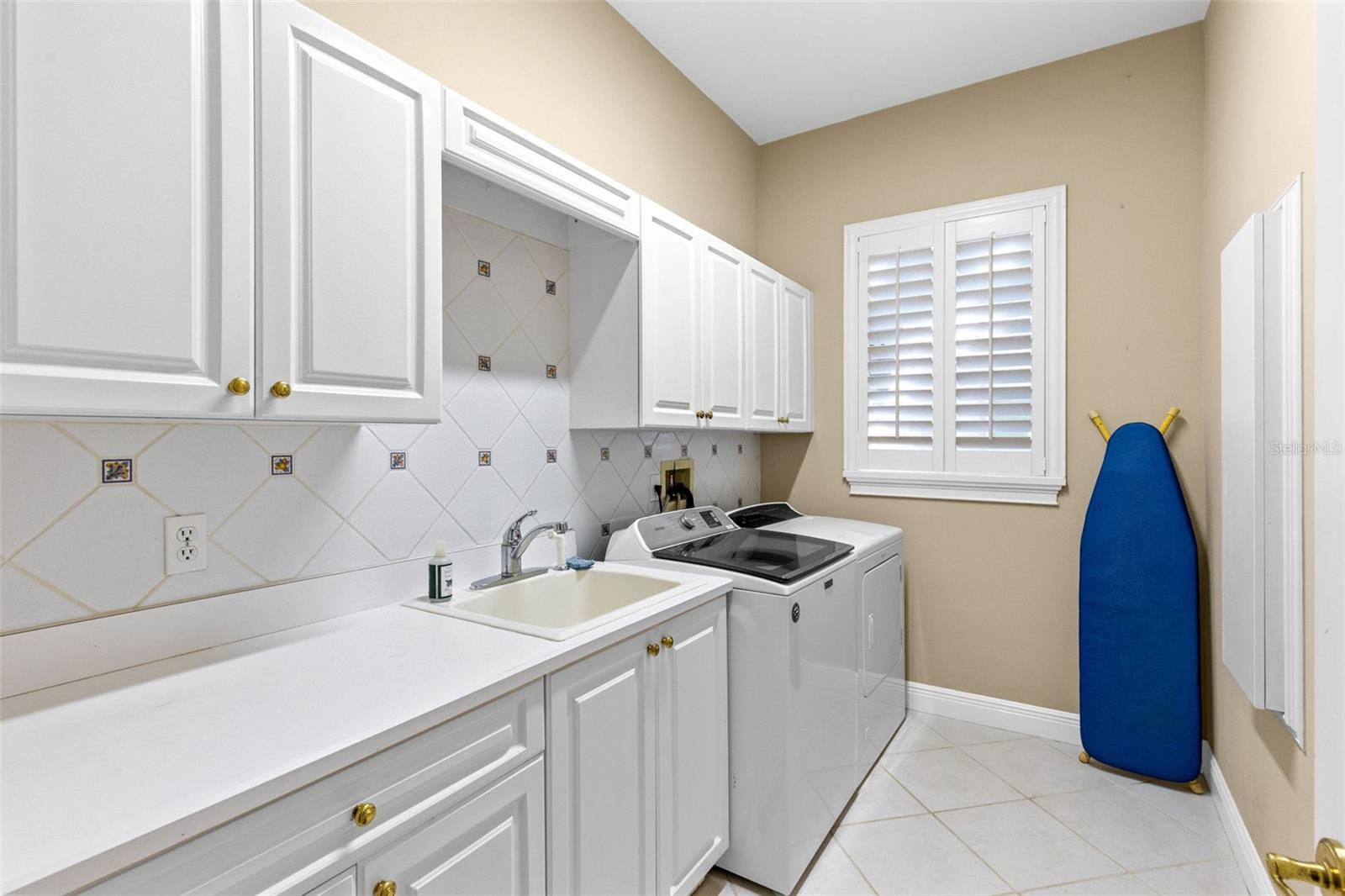 LAKE SYBELIA COVE PH 01 - Residential