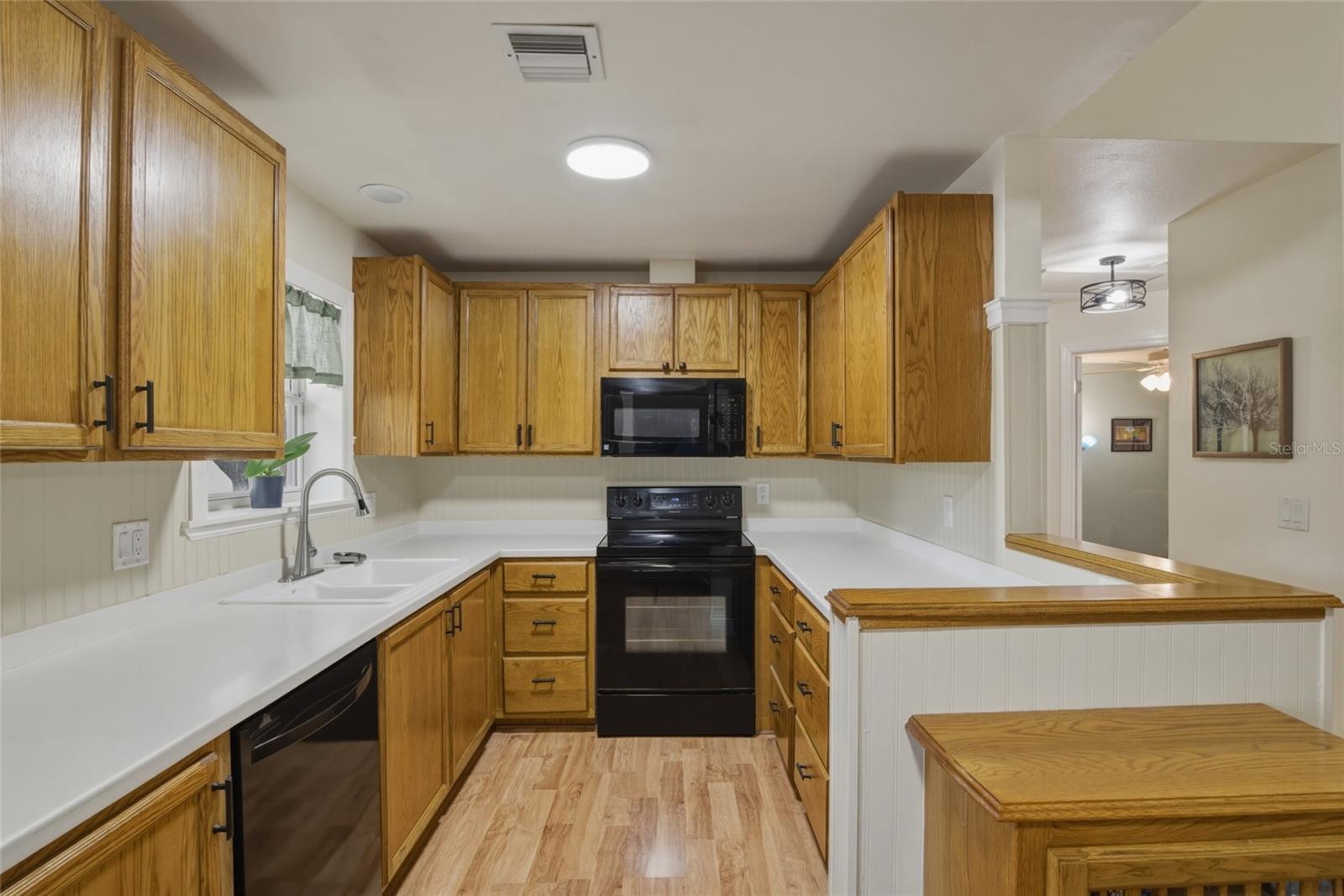 LAKEVIEW VILLAGE - Residential