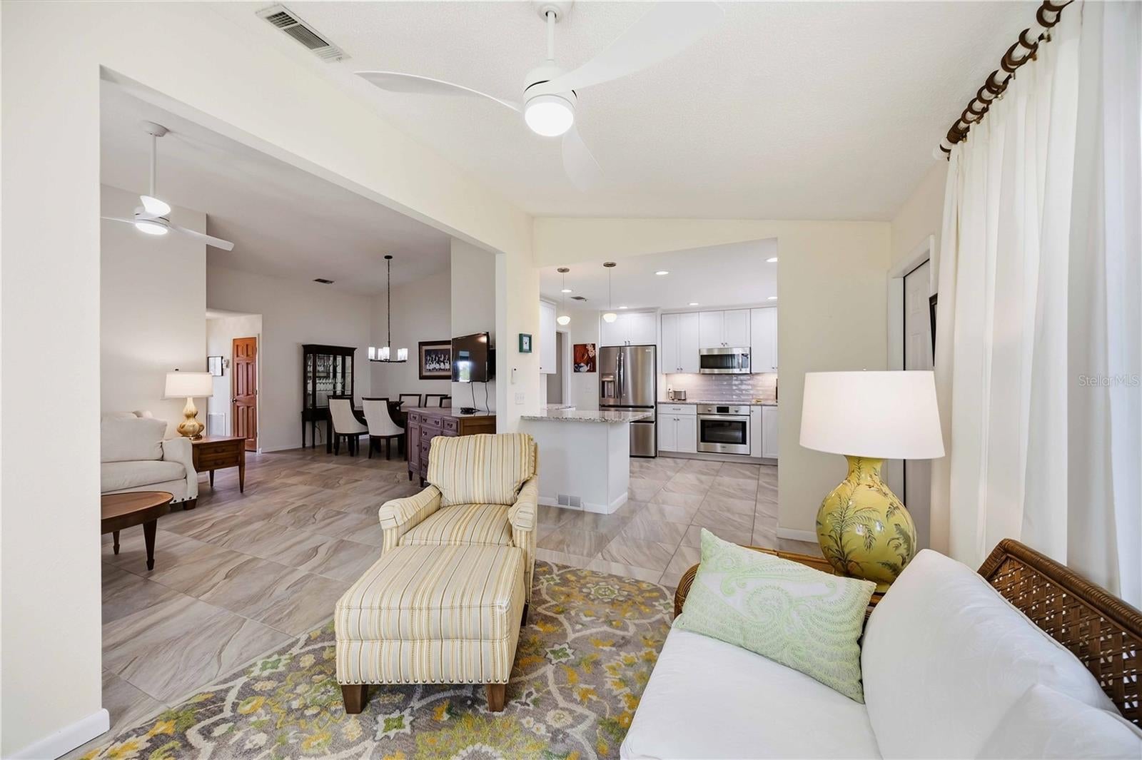306 PERSIMMON STREET 208